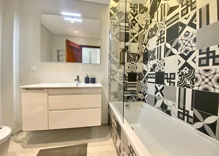 Fresh With Pool By Homing *